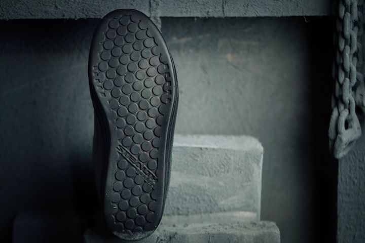 معرفی ​انواع زیره کفش و ویژگی‌های آن‌ها